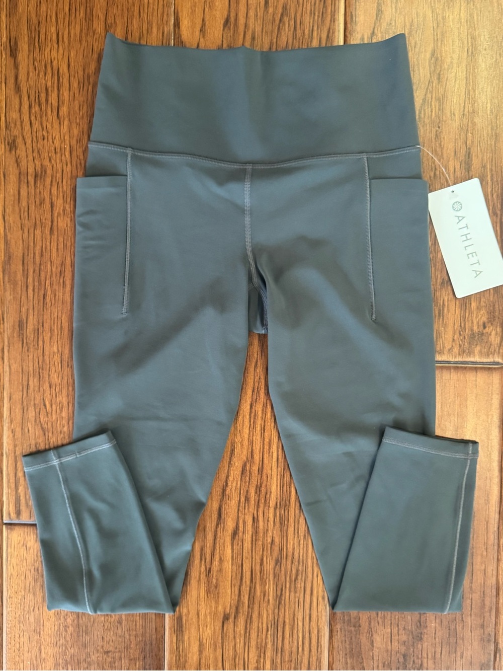 Athleta Salutation Stash Shadow Gray 7/8 Tight